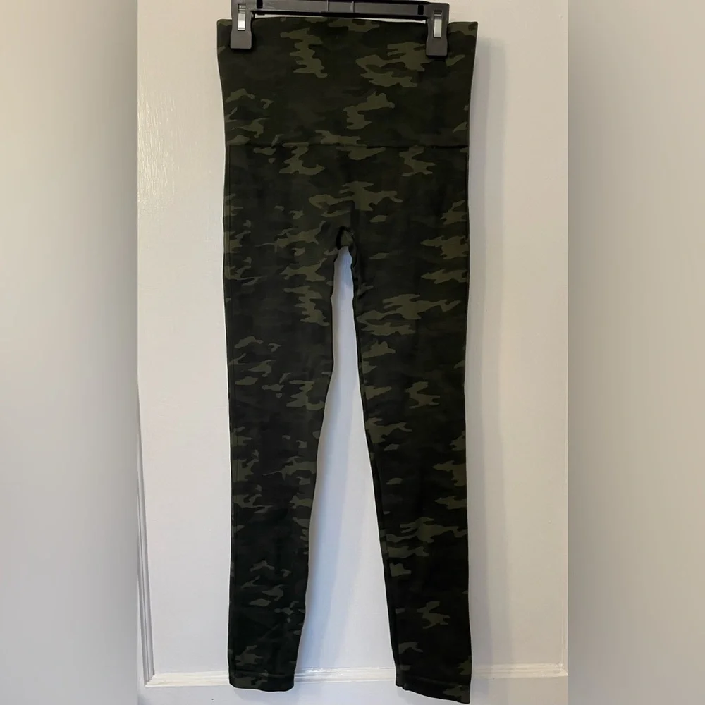 SPANX Look at Me Now Seamless Leggings Green Camo
